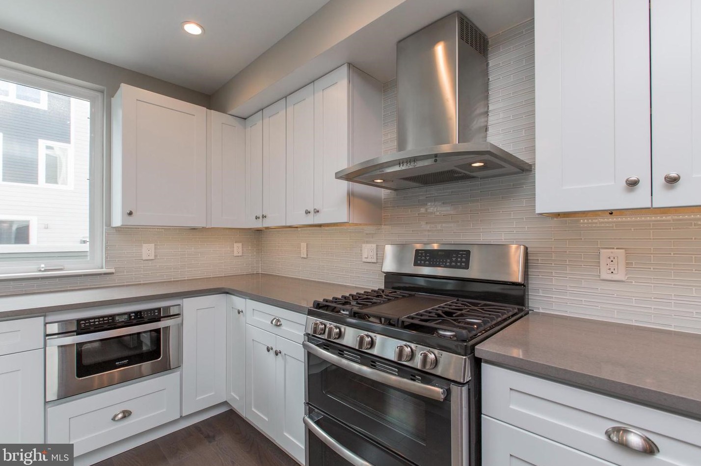 416 Wallace St, Philadelphia PA  19123-0028 exterior