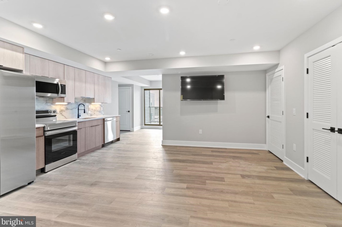520 37th St, Philadelphia, PA 19104-2322