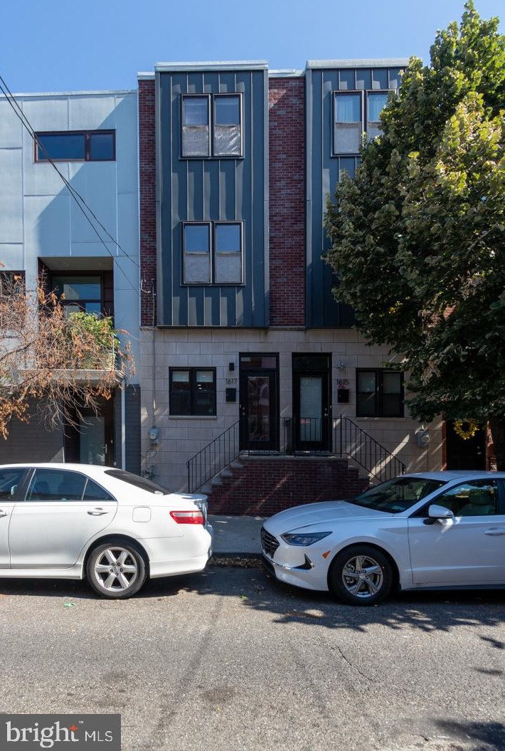1617 Fitzwater St, Philadelphia, PA 19146-2037