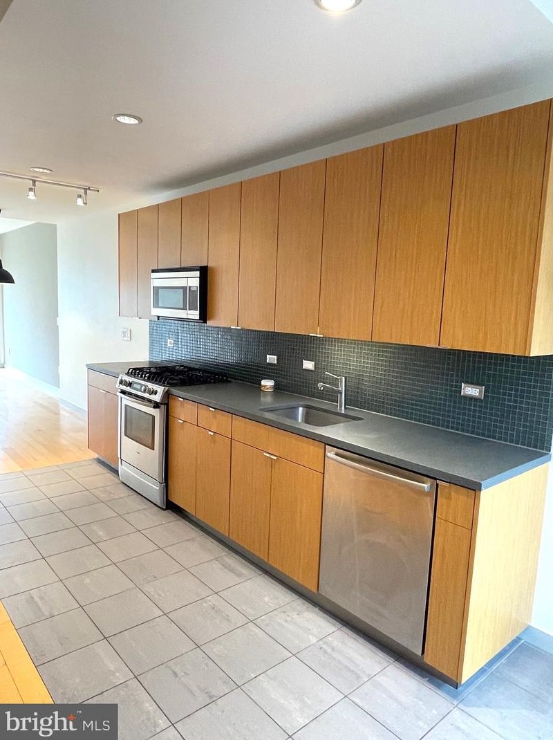 2613 Birch St, Philadelphia PA  19134-4803 exterior