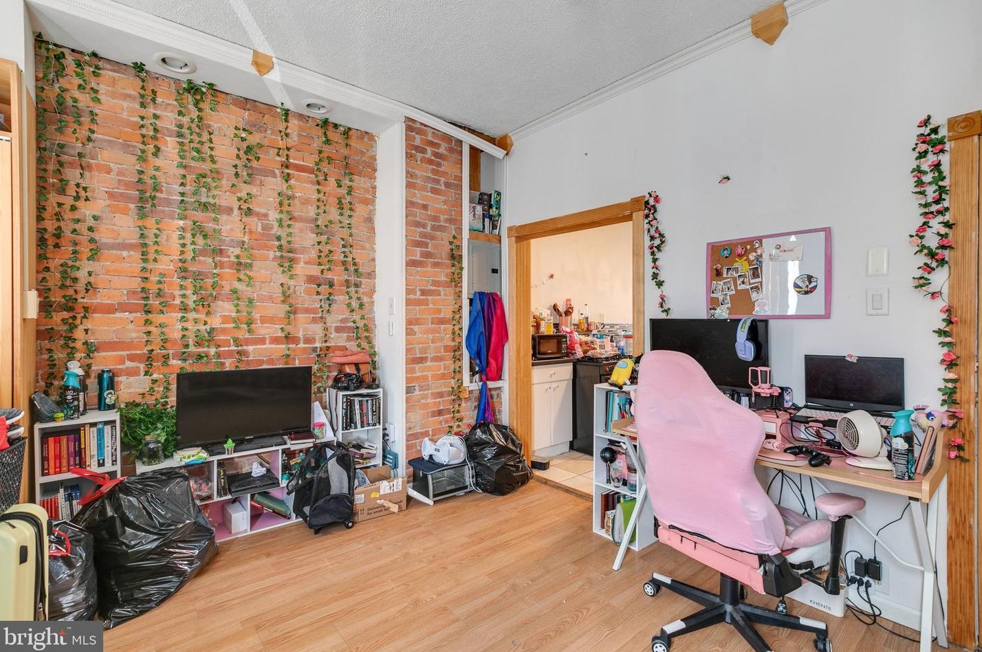 1443 Snyder Ave, Philadelphia PA 19148-2312 exterior