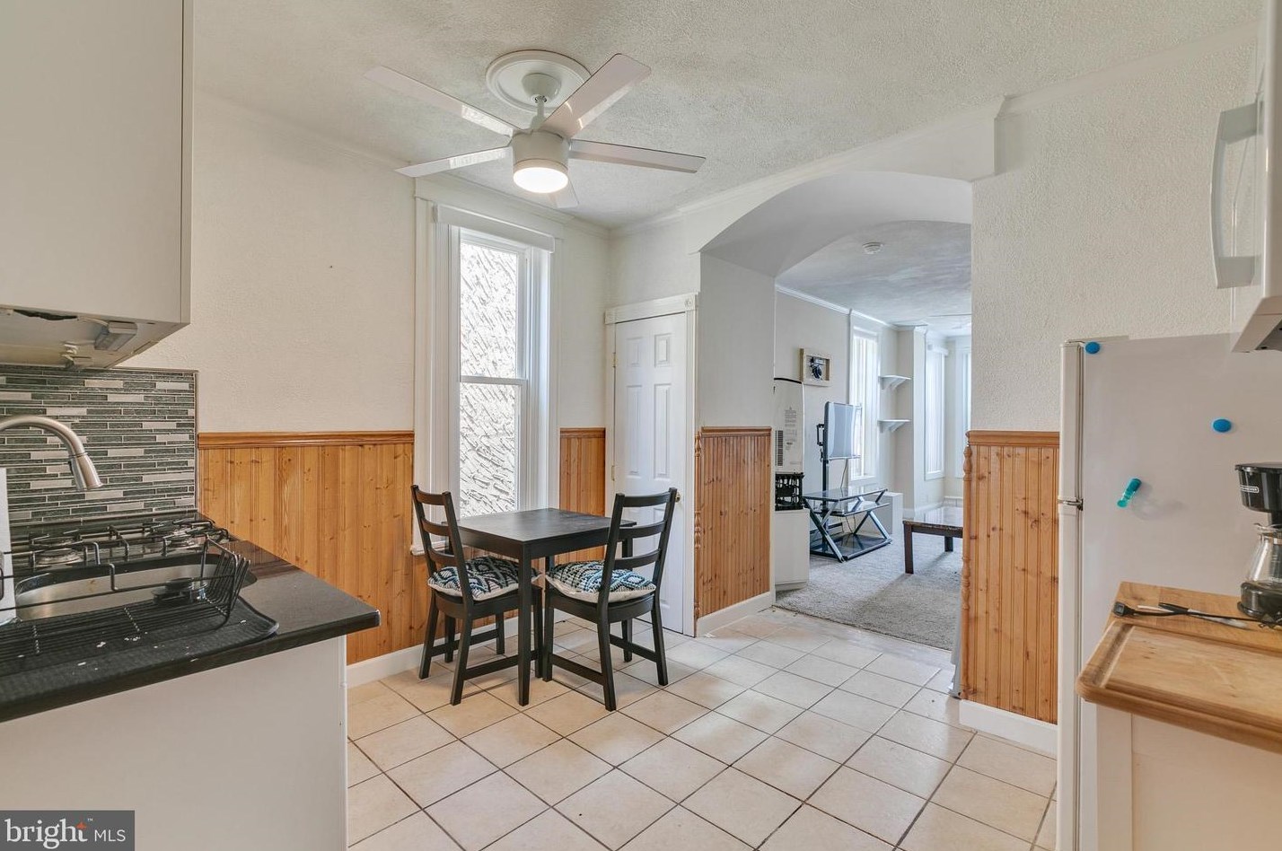 1443 Snyder Ave, Philadelphia PA 19148-2312 exterior