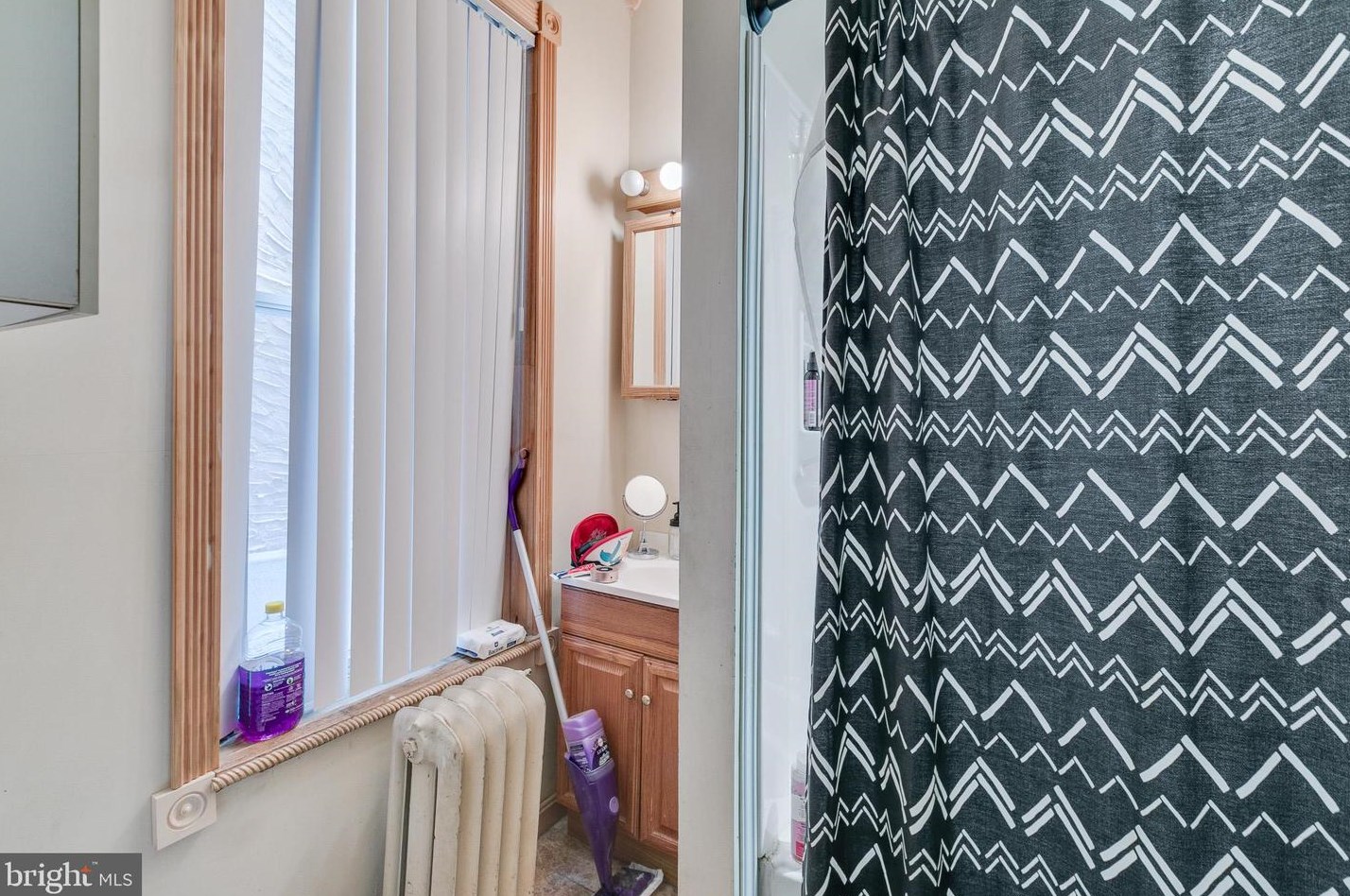 1443 Snyder Ave, Philadelphia PA 19148-2312 exterior