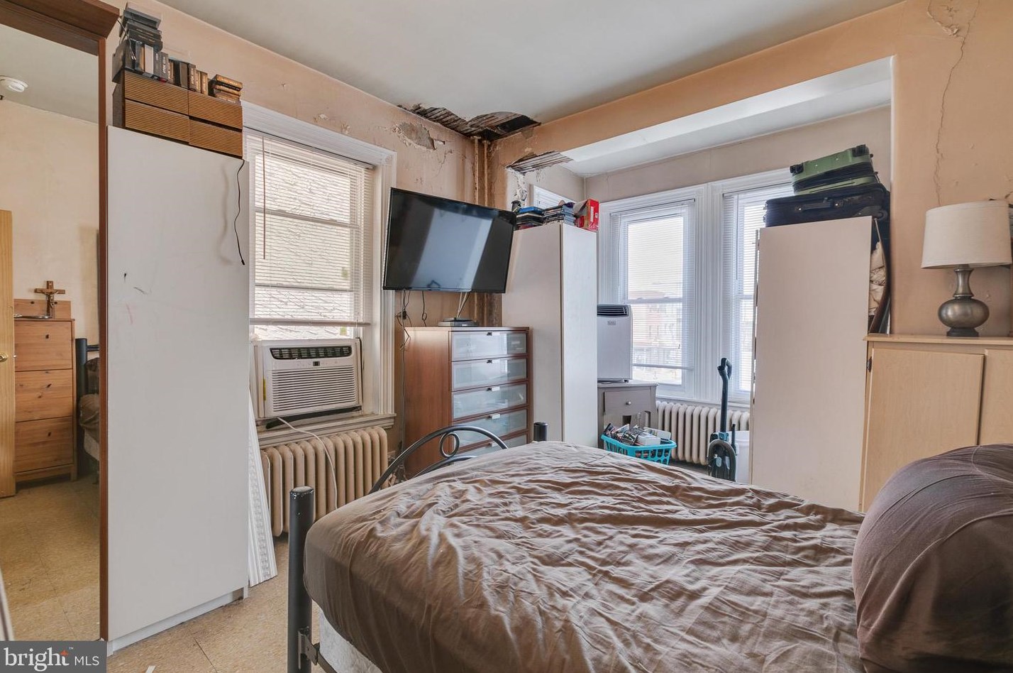 1443 Snyder Ave, Philadelphia PA 19148-2312 exterior