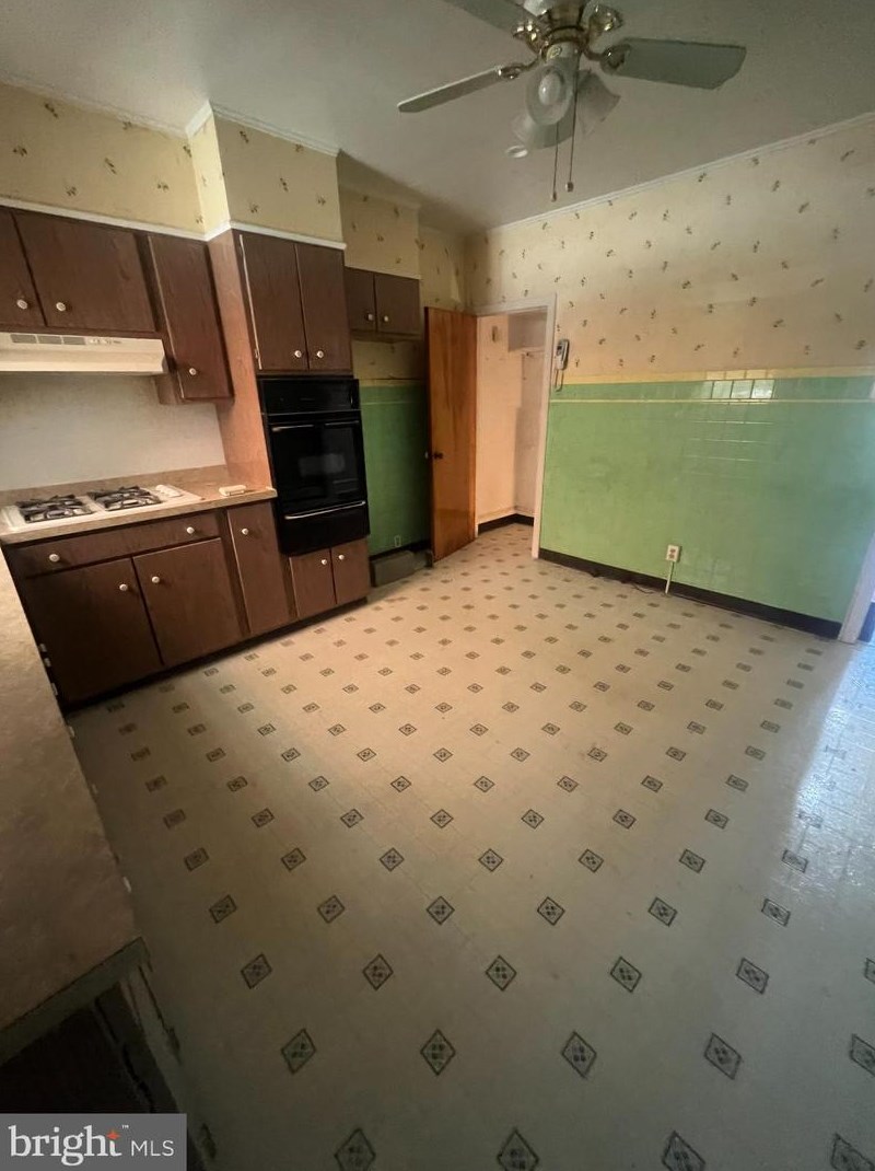 2808 W Porter St, Philadelphia, PA 19145