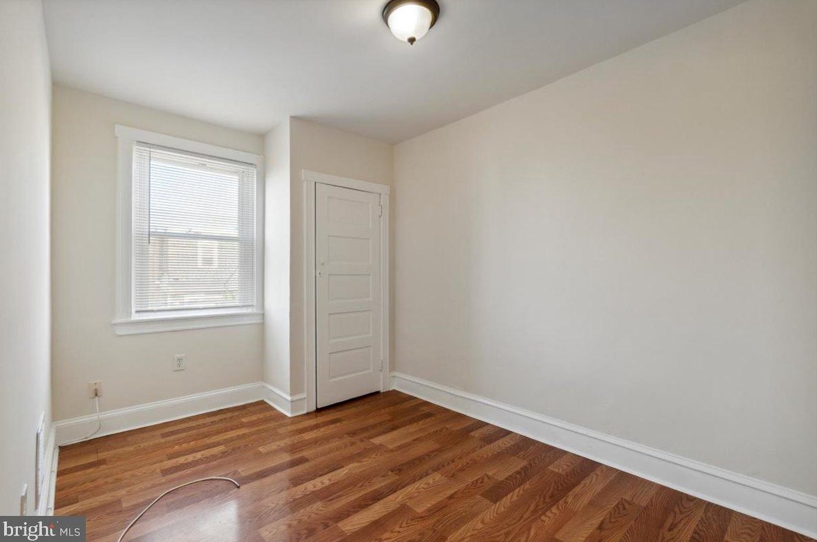 6542 Vandike St, Philadelphia, PA 19135-2826