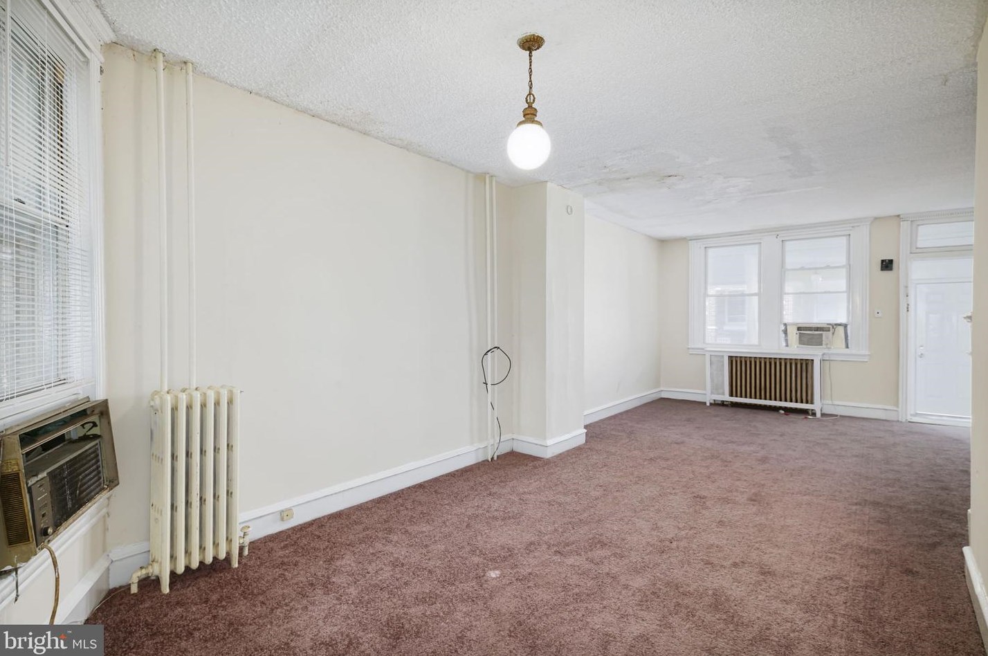 862 Schiller St, Philadelphia, PA 19134-1333