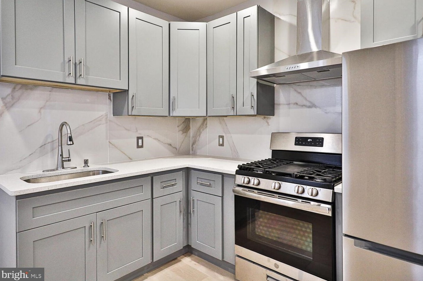 38 Seymour St, Philadelphia, PA 19144-6008