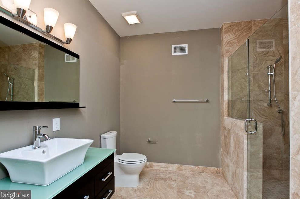 2038 Trenton Ave, Philadelphia PA  19125-1941 exterior