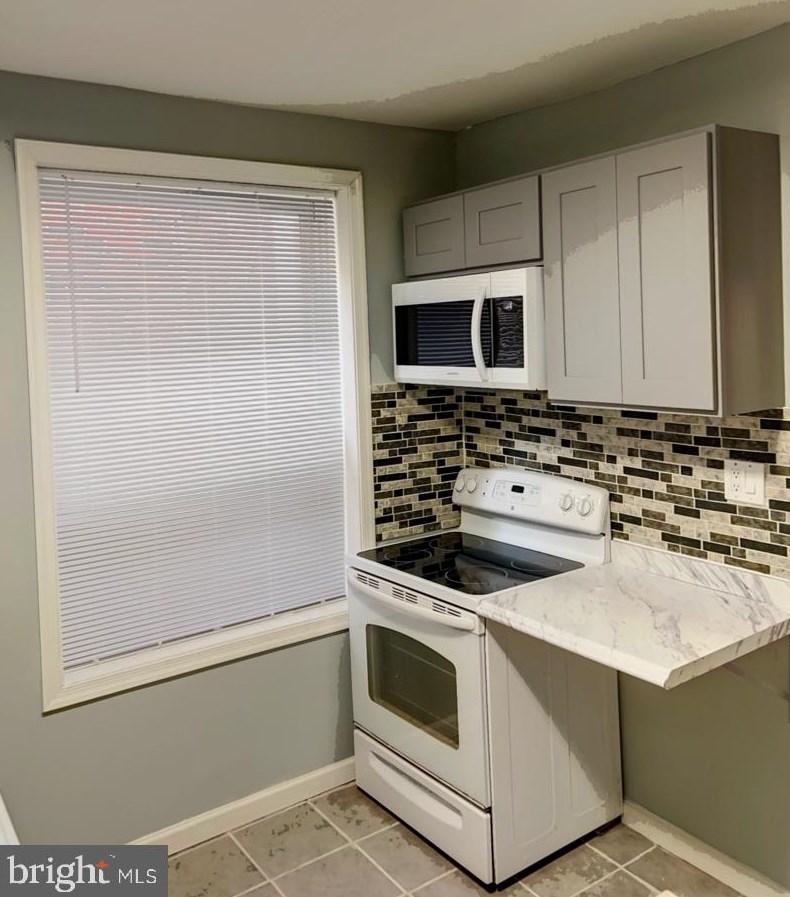 1424 Felton St, Philadelphia PA 19151-4138 exterior