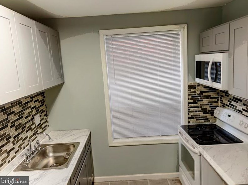 1424 Felton St, Philadelphia PA 19151-4138 exterior