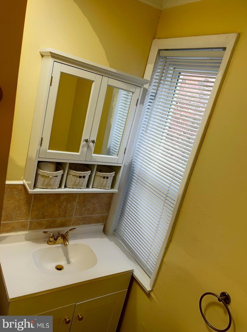 1424 Felton St, Philadelphia PA 19151-4138 exterior