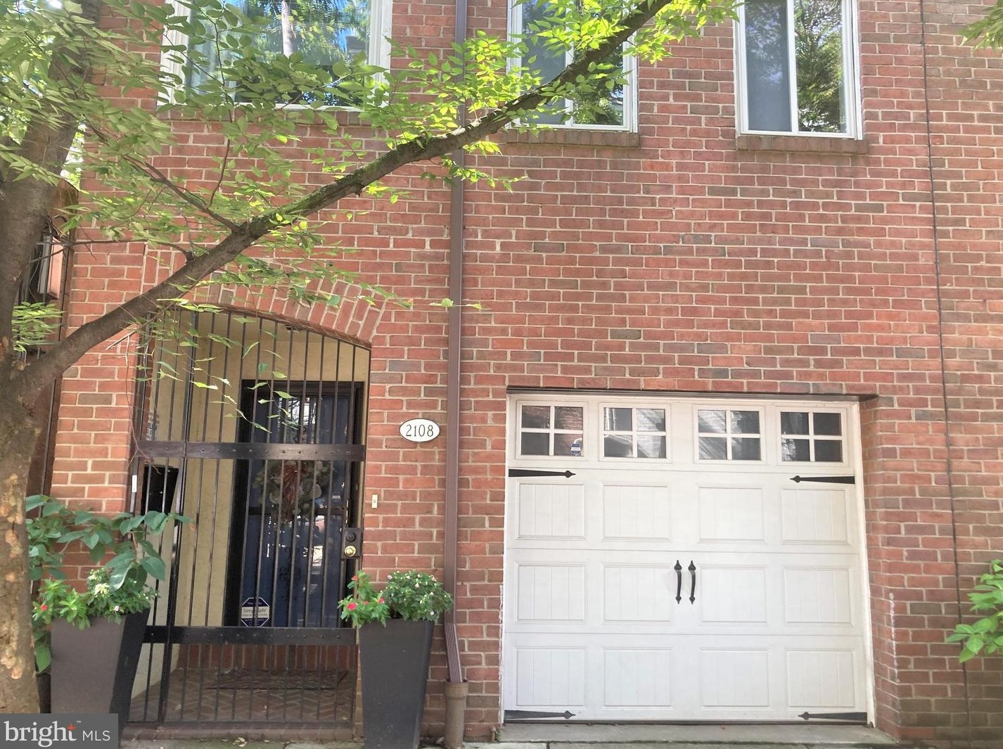 2108 Appletree St, Philadelphia, PA 19103