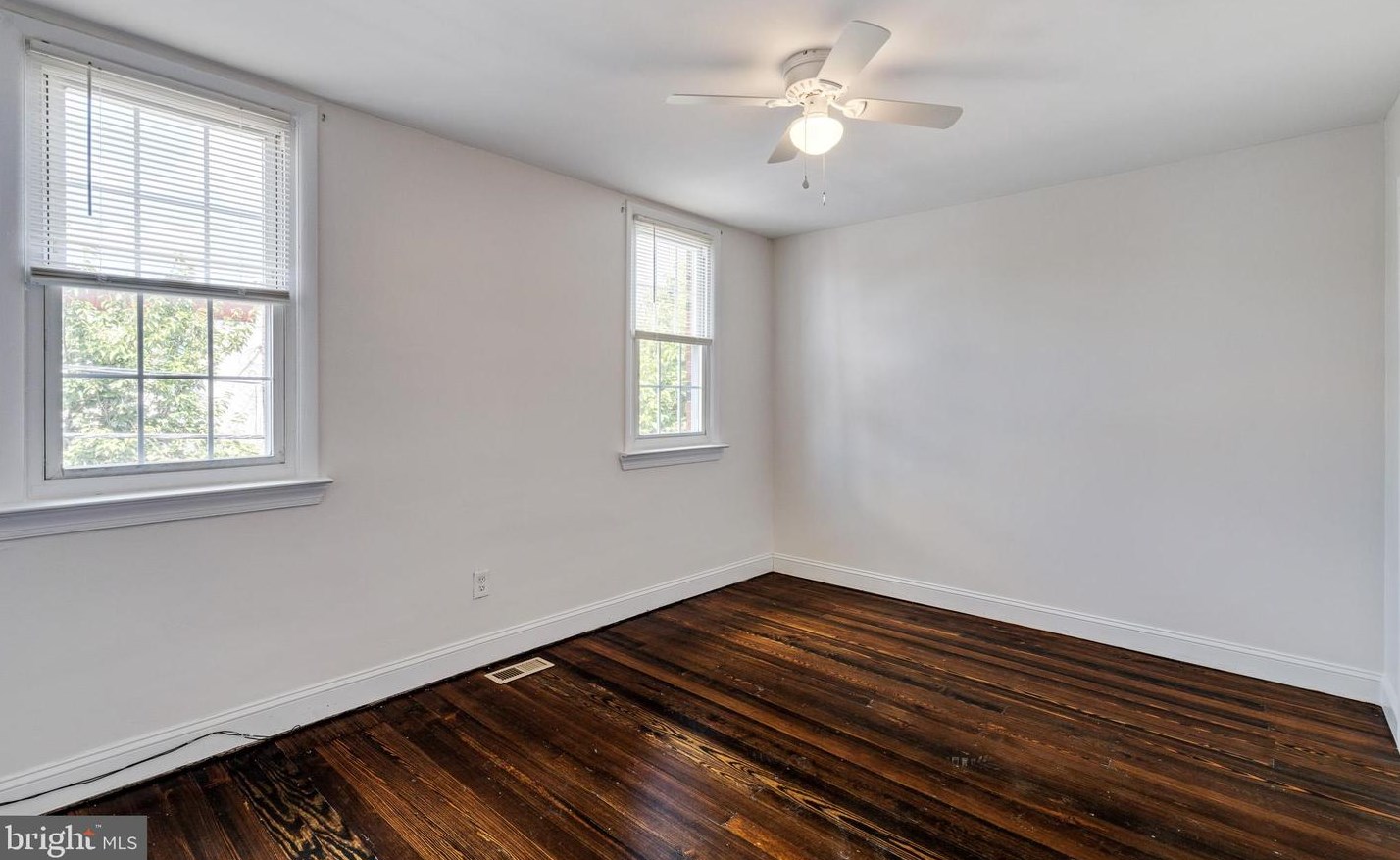 3143 Salmon St, Philadelphia PA  19134-5829 exterior