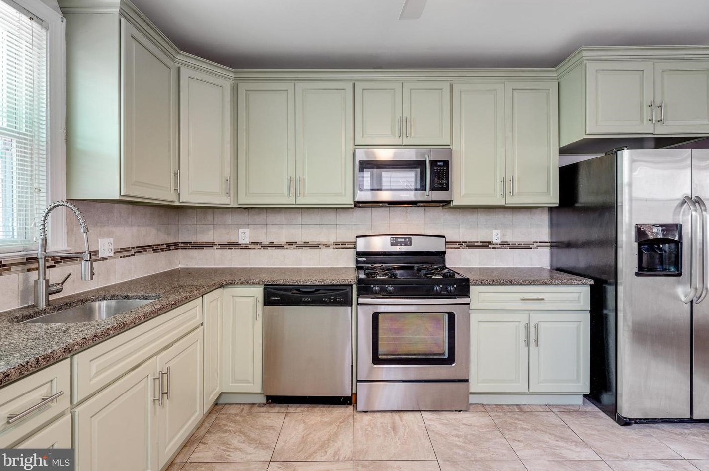 3143 Salmon St, Philadelphia PA  19134-5829 exterior