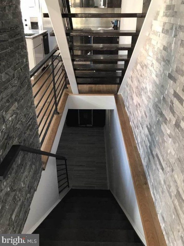 2100 Cross St, Philadelphia PA  19146-4549 exterior