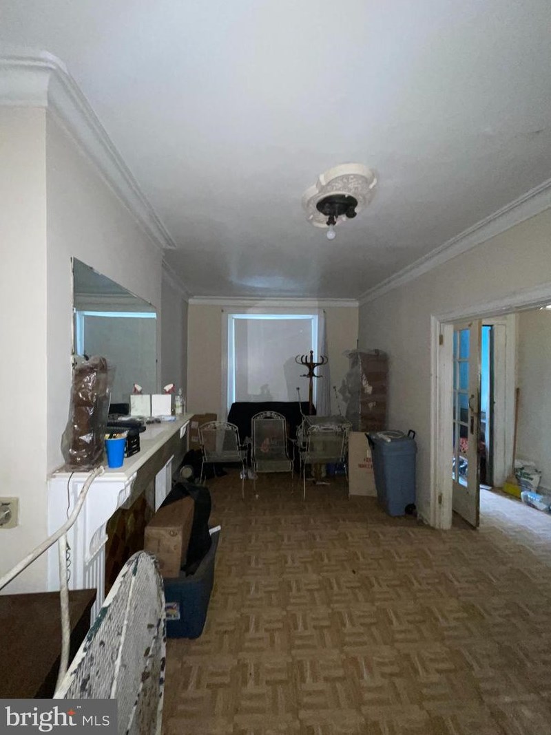 4111 Baring St, Philadelphia, PA 19104-2266