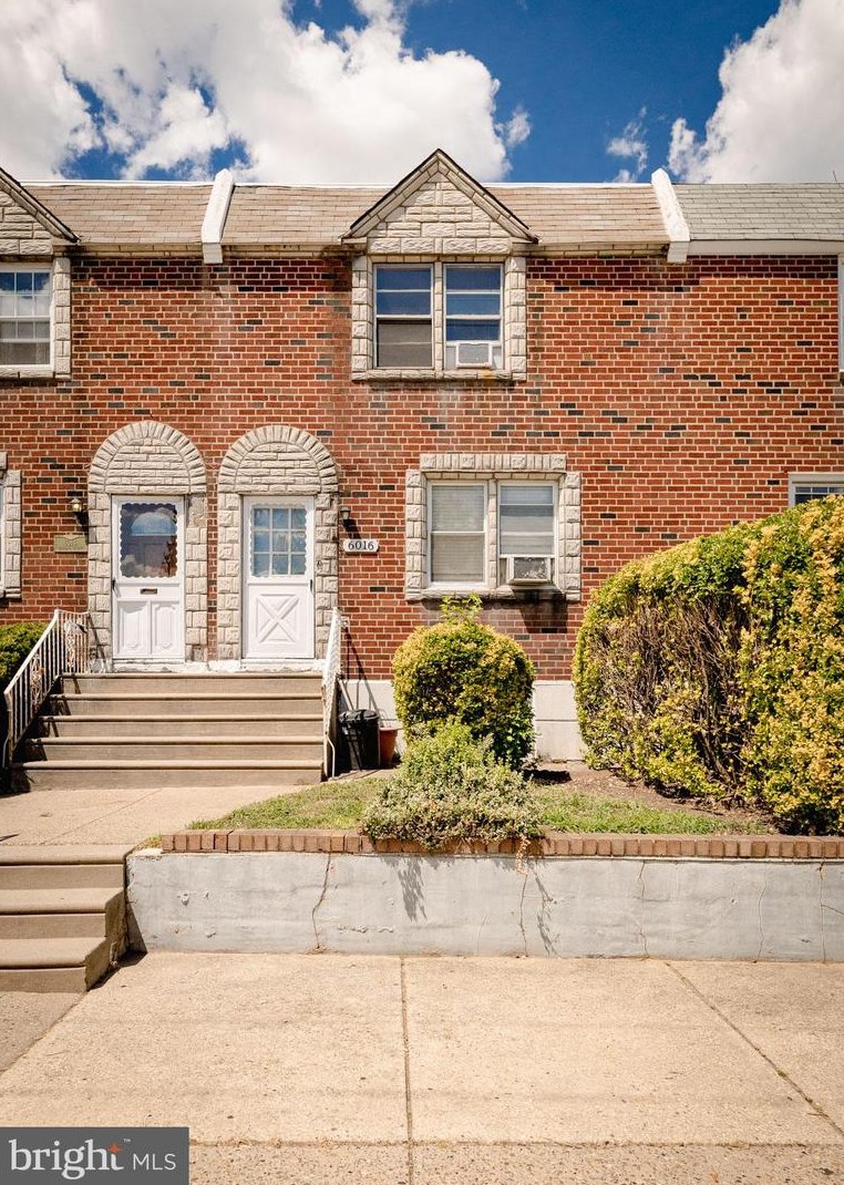 6016 Oakland St, Philadelphia, PA 19149-3401