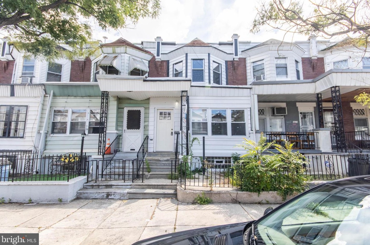 5744 Pine St, Philadelphia, PA 19143-1216