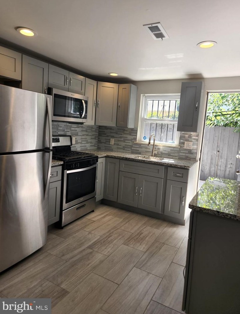 2054 Wilder St, Philadelphia, PA 19146
