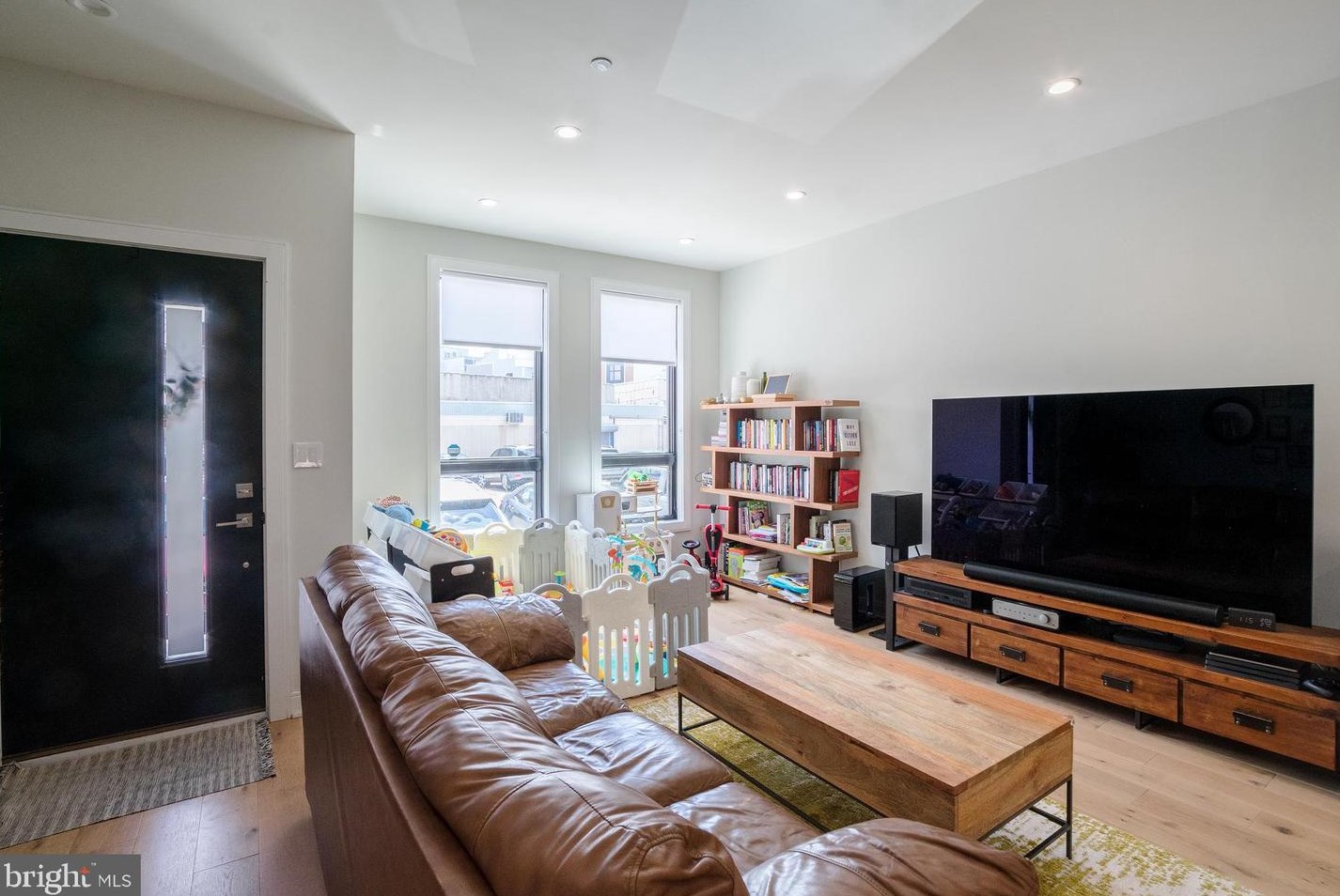 2042 Trenton Ave, Philadelphia PA  19125-1941 exterior