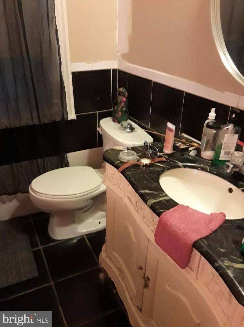 1819 Venango St, Philadelphia PA 19140-4019 exterior