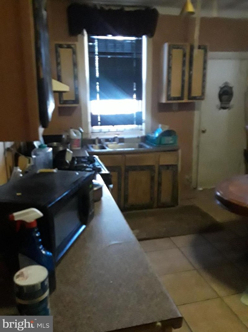 1819 Venango St, Philadelphia PA 19140-4019 exterior