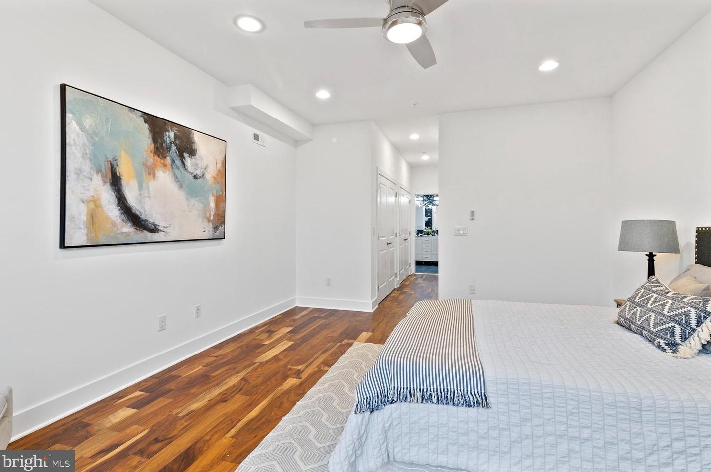 2242 N Howard St, Philadelphia, PA 19133