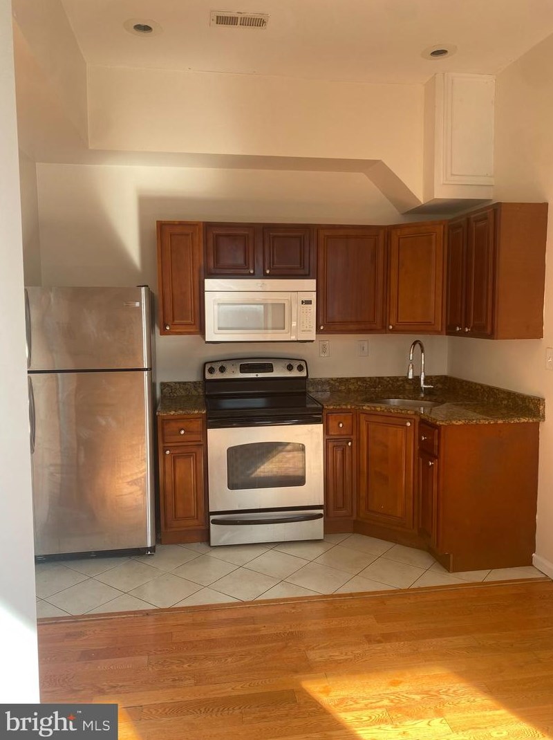 1745 W Diamond St Apt 5, Philadelphia, PA 19121