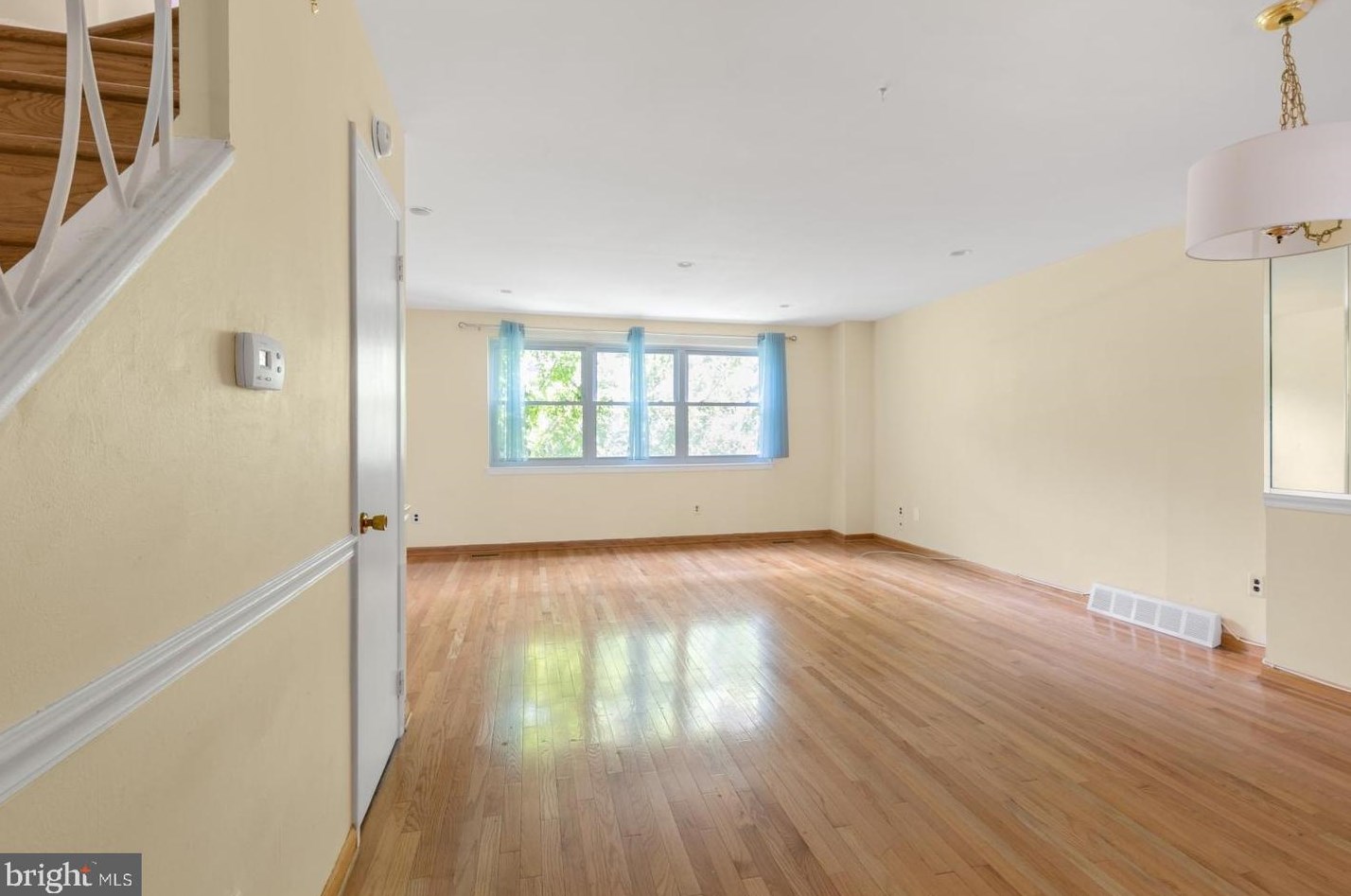 6736 Emlen St, Philadelphia, PA 19119