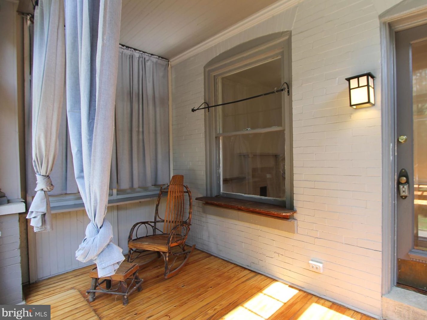8129 Roanoke St, Philadelphia, PA 19118