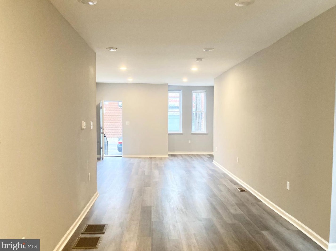 2088 Clementine St, Philadelphia, PA 19134-3818