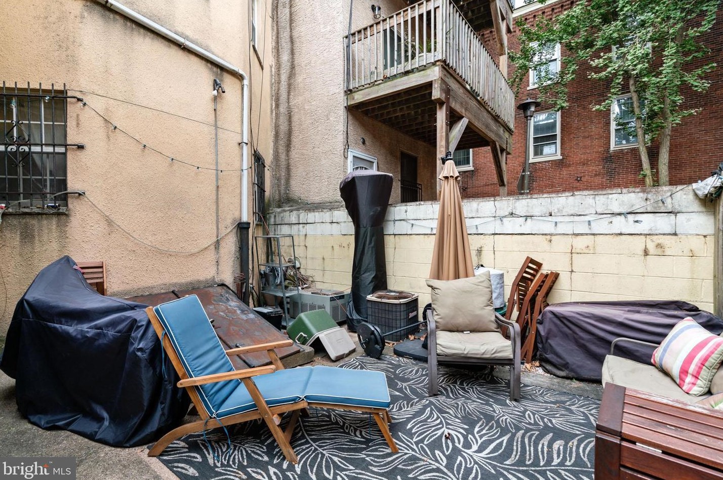 508 7th St, Philadelphia PA 19123-3912 exterior