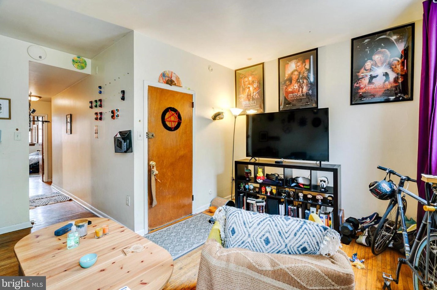 508 7th St, Philadelphia PA 19123-3912 exterior