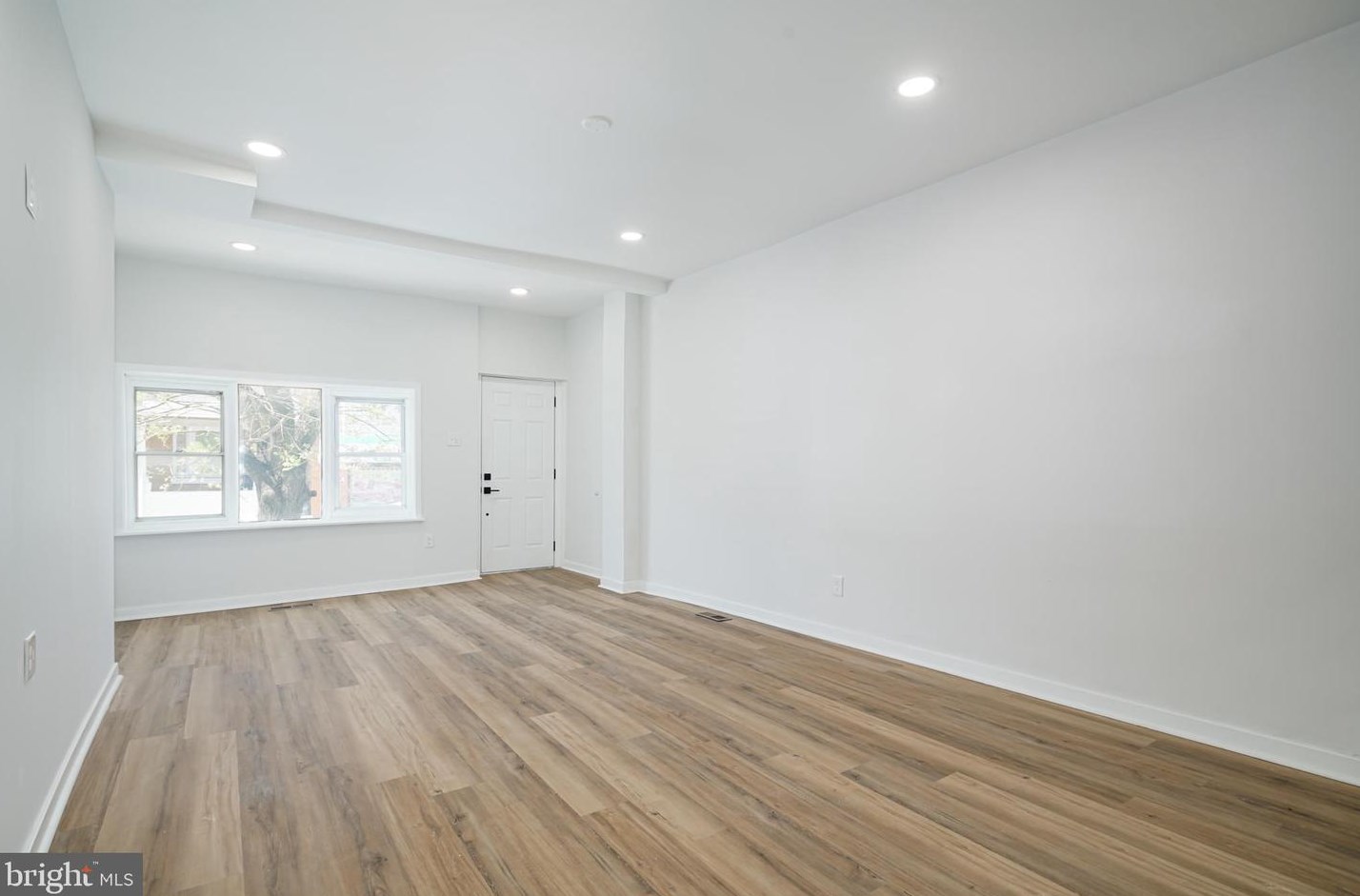 2303 E Cambria St, Philadelphia, PA 19134