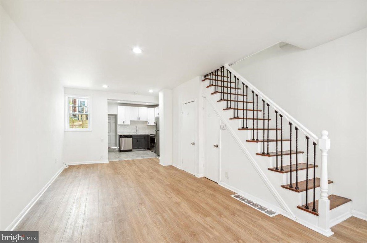 2043 Hemberger St, Philadelphia PA  19145-2713 exterior