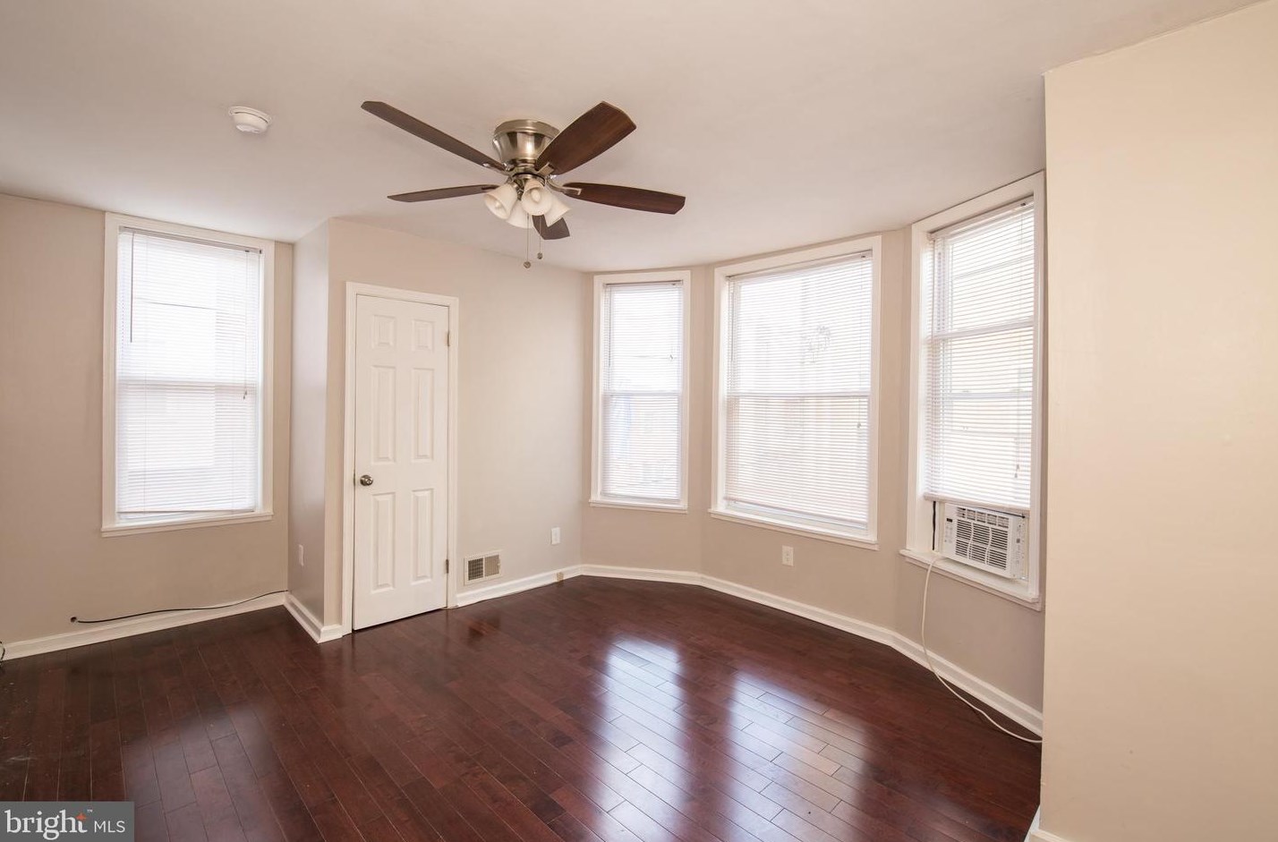 727 N 17th St #2r, Philadelphia, PA 19130