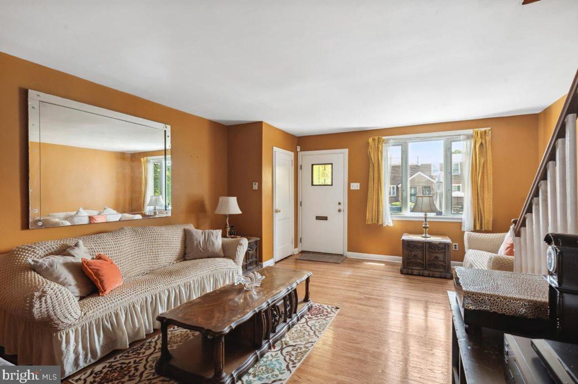 1125 Slocum St, Philadelphia, PA 19150-3122
