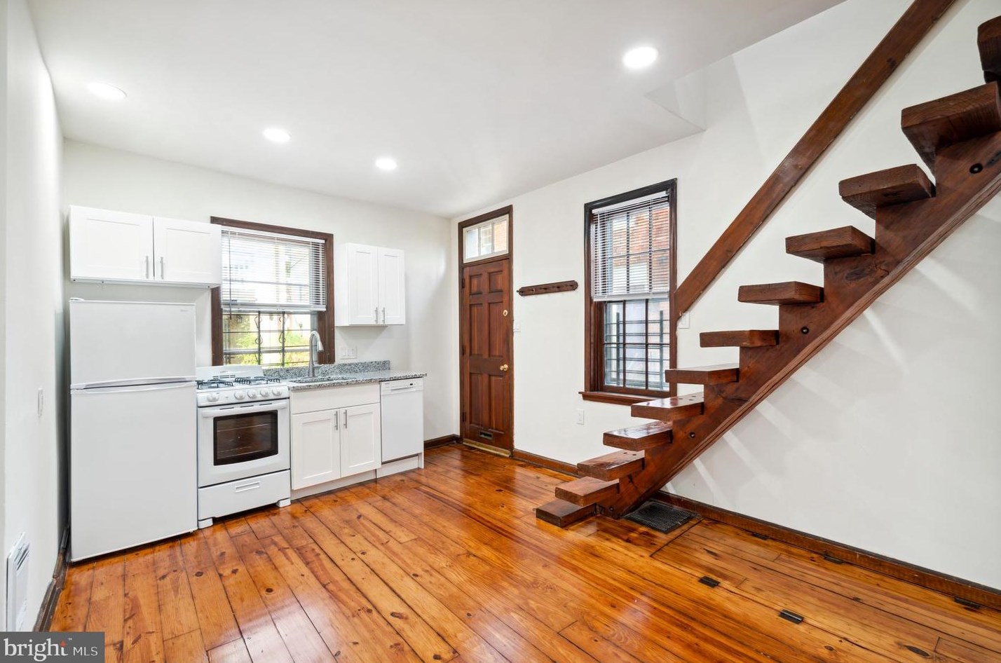 206 Carpenter St, Philadelphia, PA 19147