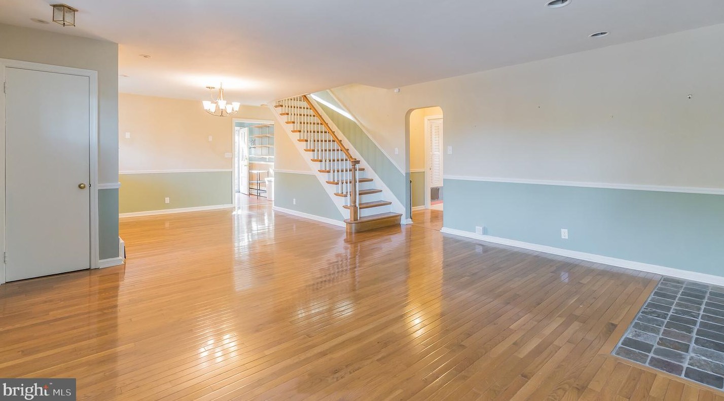 610 Seville St, Philadelphia PA 19128-3630 exterior