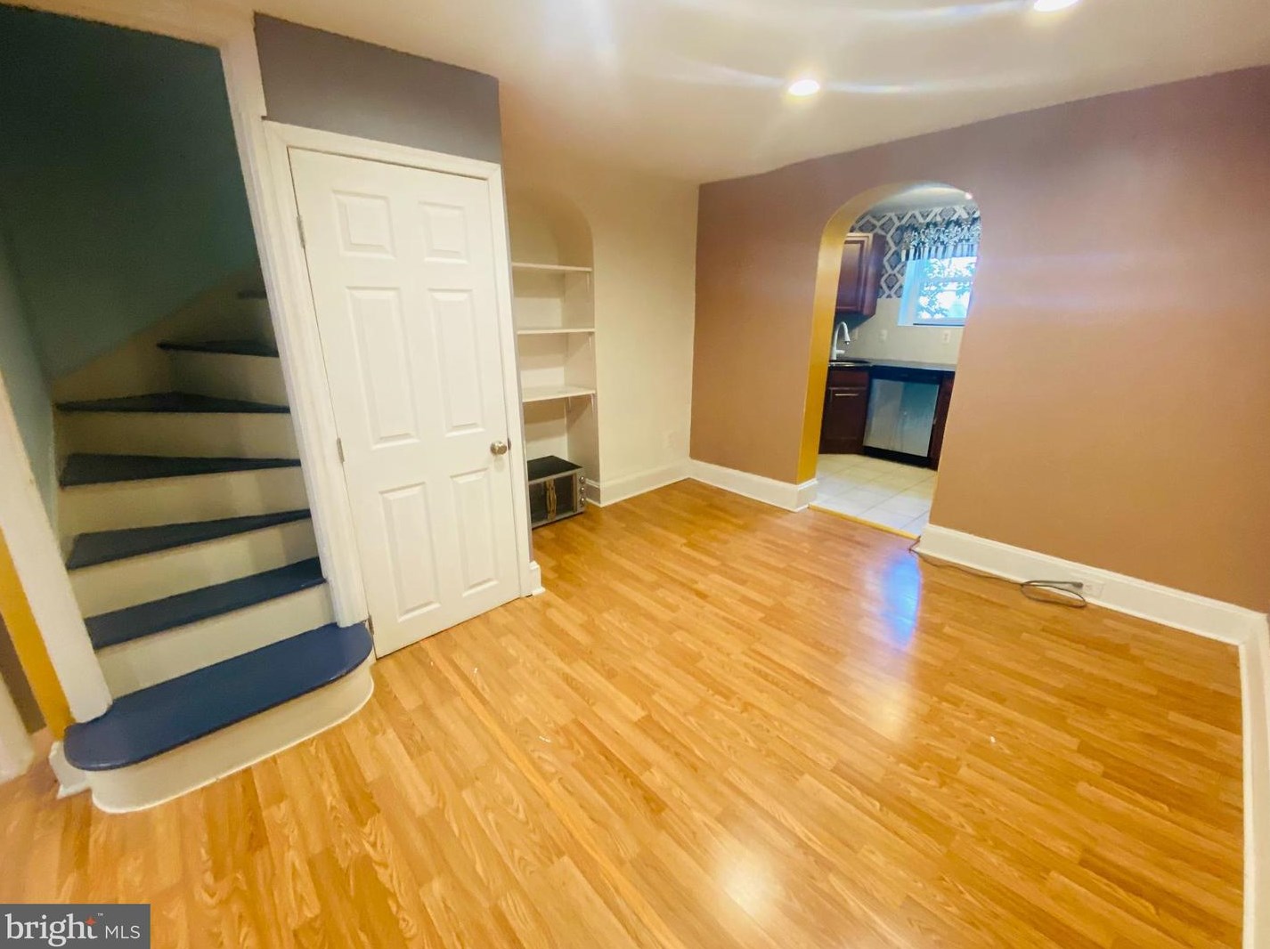 537 Carpenter St, Philadelphia, PA 19147