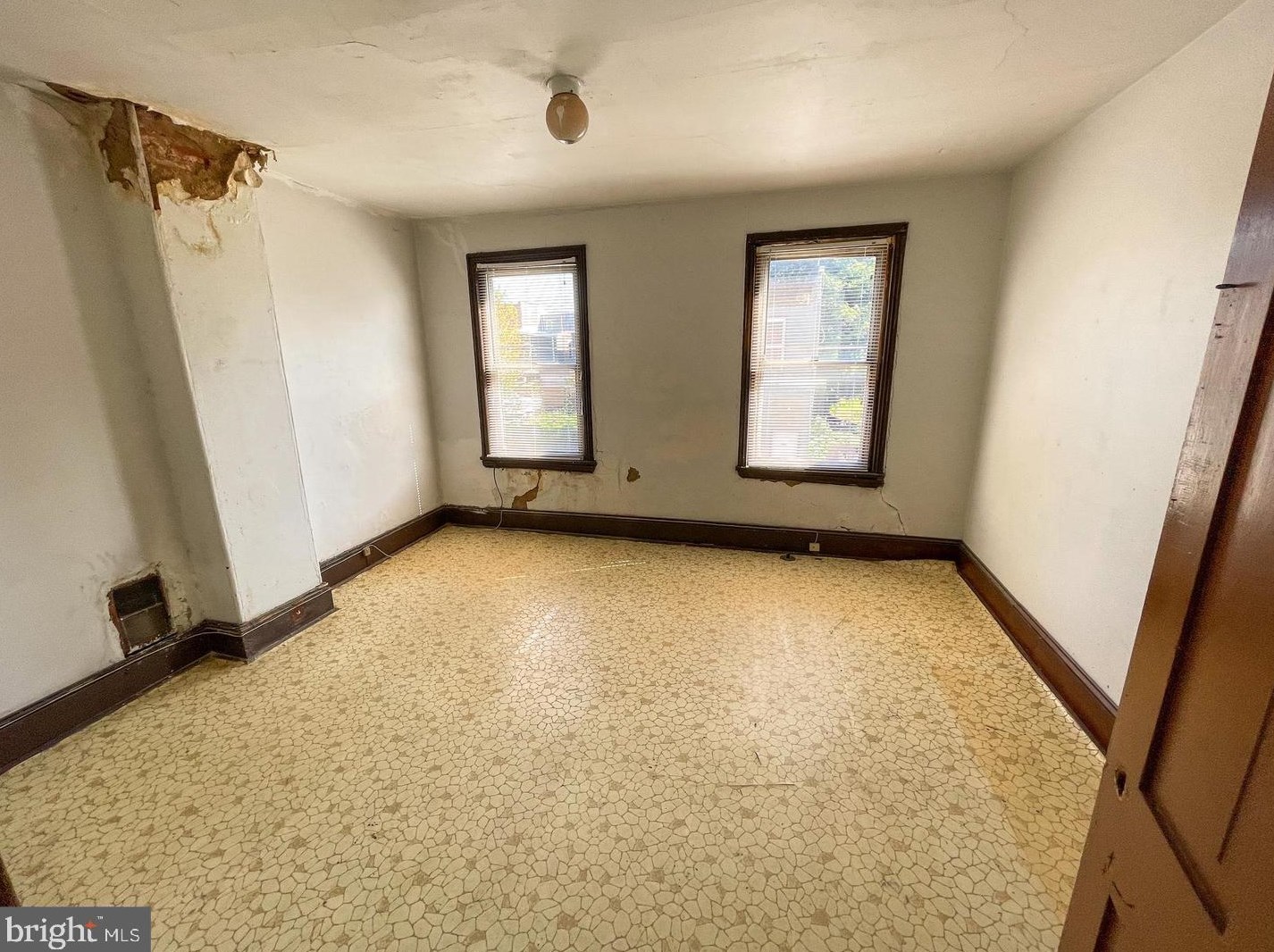 2224 Reese St, Philadelphia PA  19133-2515 exterior