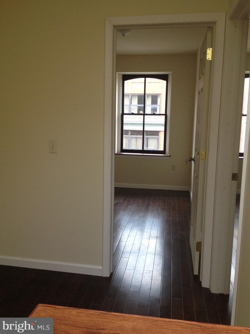 228 Arch St #3r, Philadelphia, PA 19106