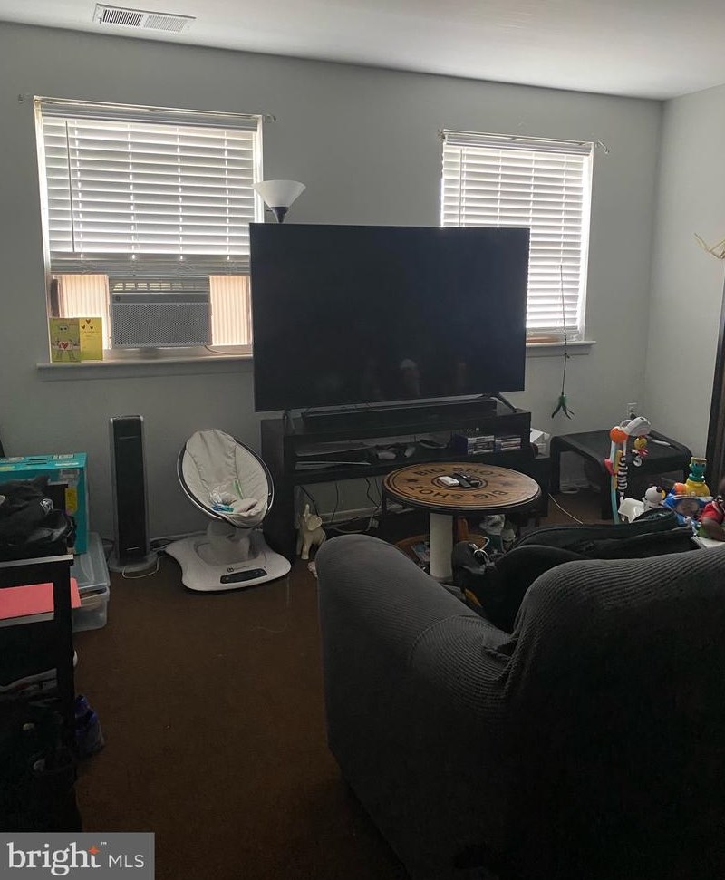 7122 Humming Bird Pl, Philadelphia, PA 19153-3005