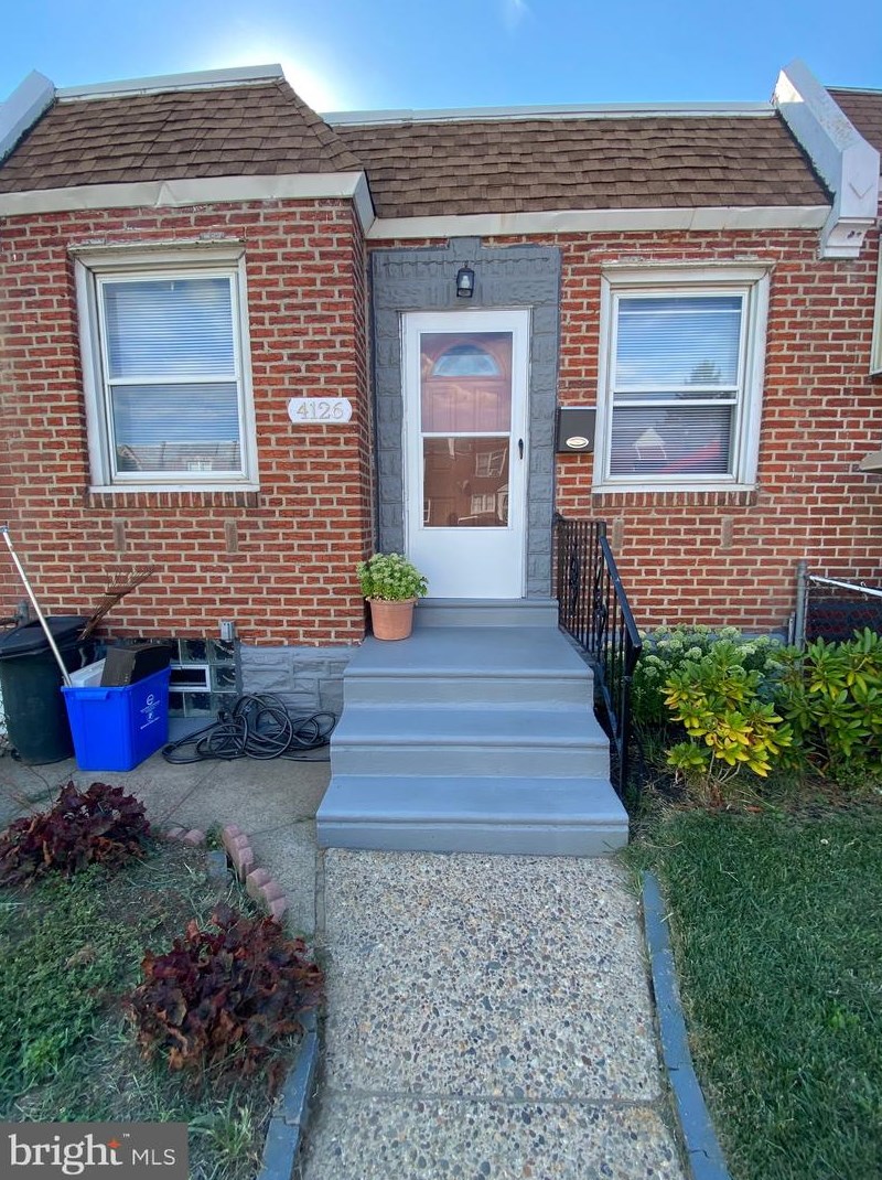 4126 K St, Philadelphia, PA 19124-5221