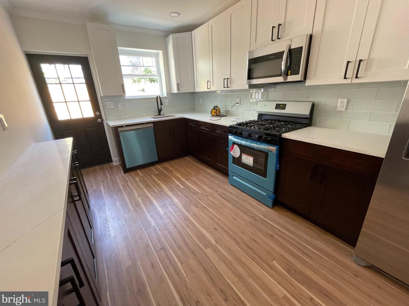 2039 Mountain St, Philadelphia, PA 19145