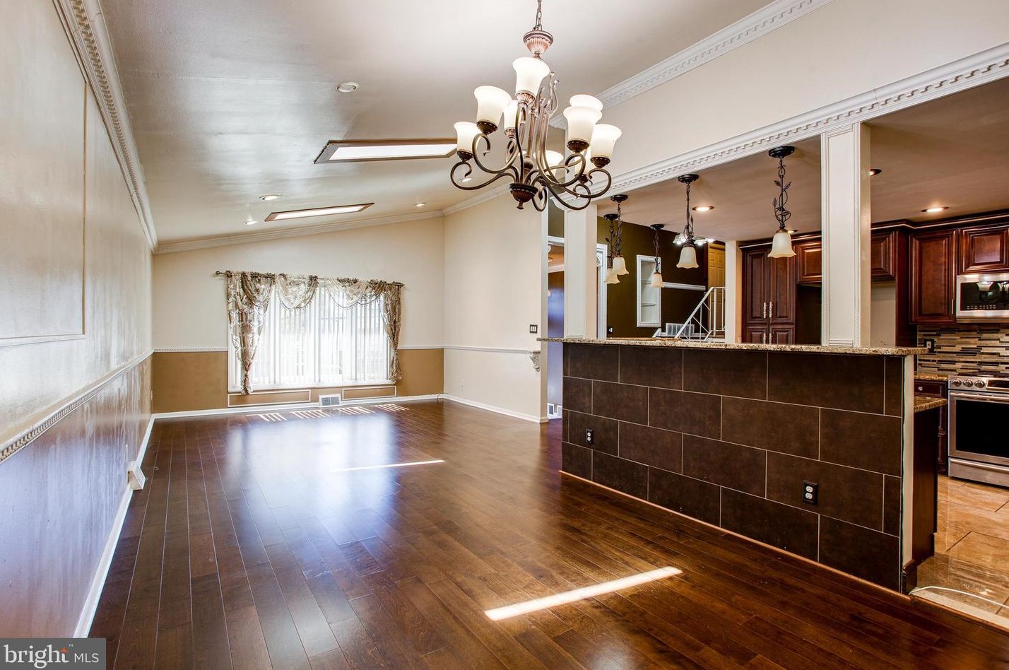 9116 Dale Rd, Philadelphia, PA 19115-4208