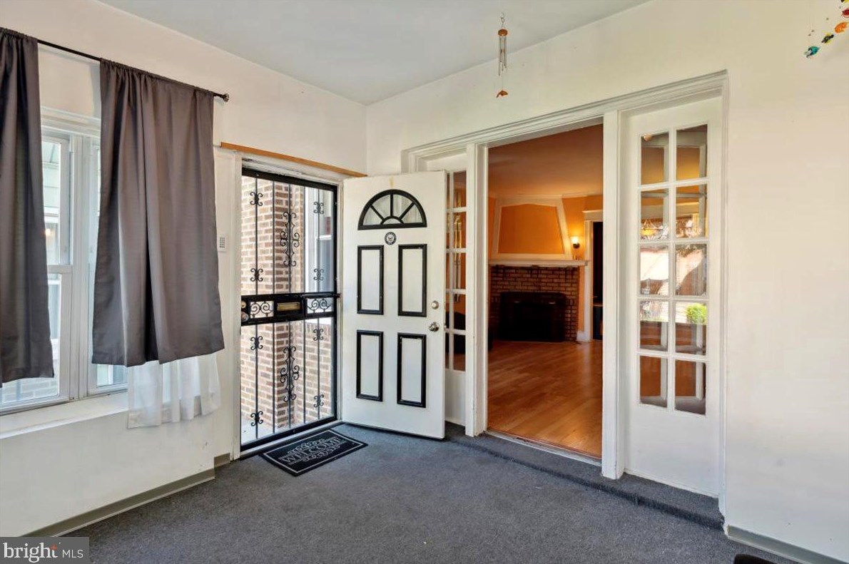 6547 Smedley St, Philadelphia, PA 19126-3501