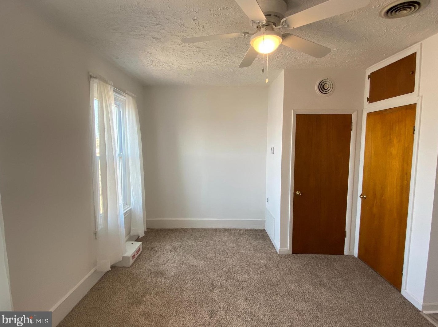 1010 Winton St #3rd Floor, Philadelphia, PA 19148