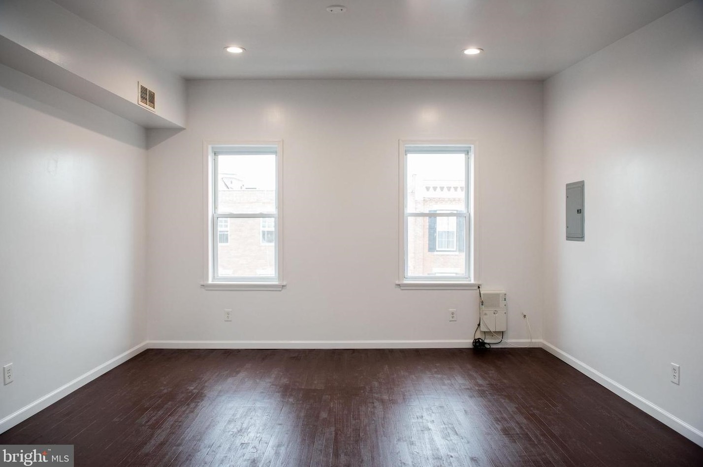 1720 S 4th St #3rd Floor, Philadelphia, PA 19148